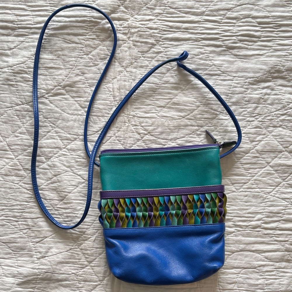 Ili New York Retro Leather Twist Crossbody